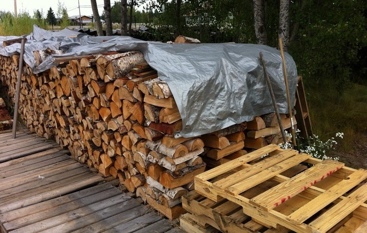 как хранить древесину